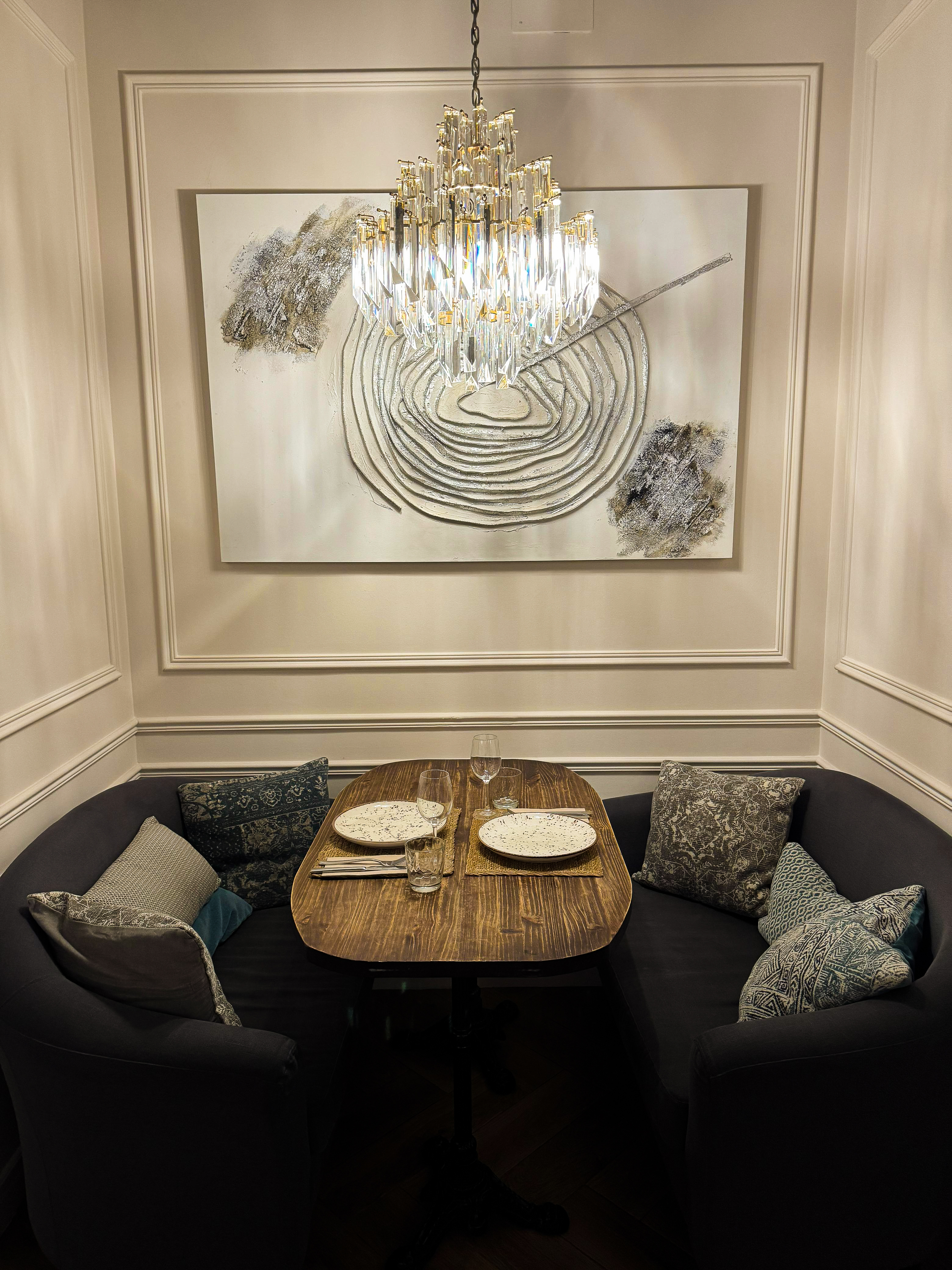 Ambiente acogedor de restaurante argentino en Barcelona - La Sarrianita